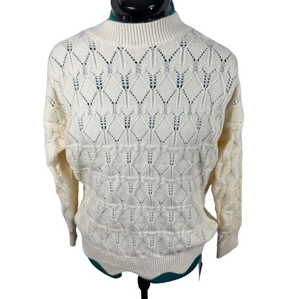 NWT Amazing cream sweater- size M